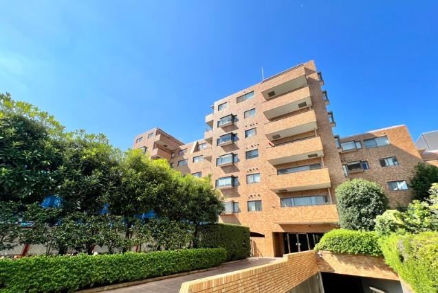 3LDK apartment in Shibuya Ward, Tokyo - Photo 1