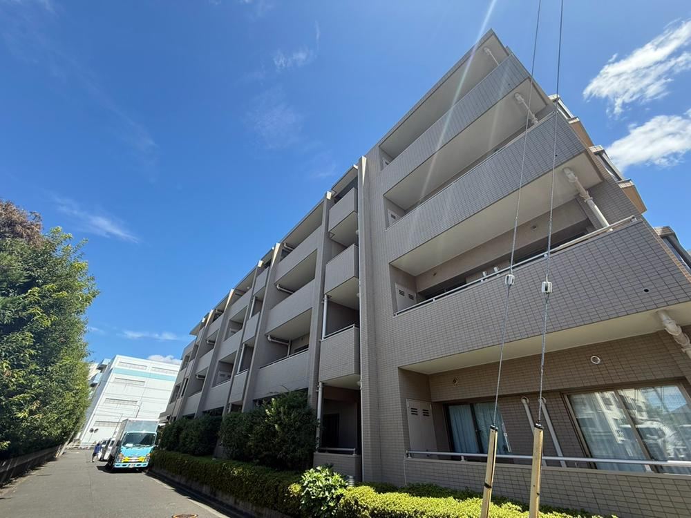 3LDK apartment in Chofu, Tokyo - Photo 1