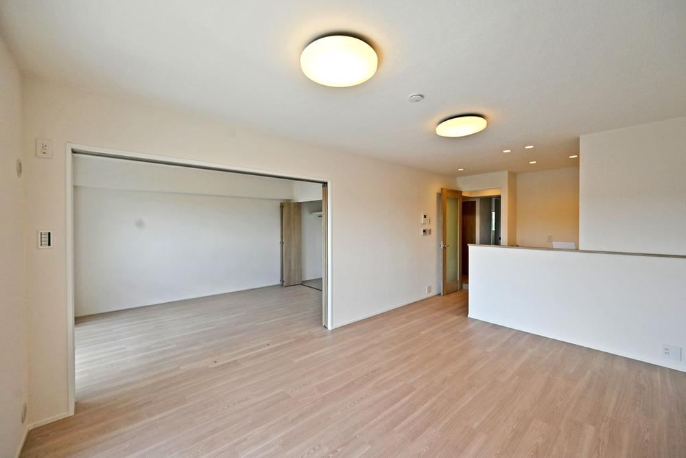 3LDK apartment in Nishinomiya, Hyogo - Photo 1