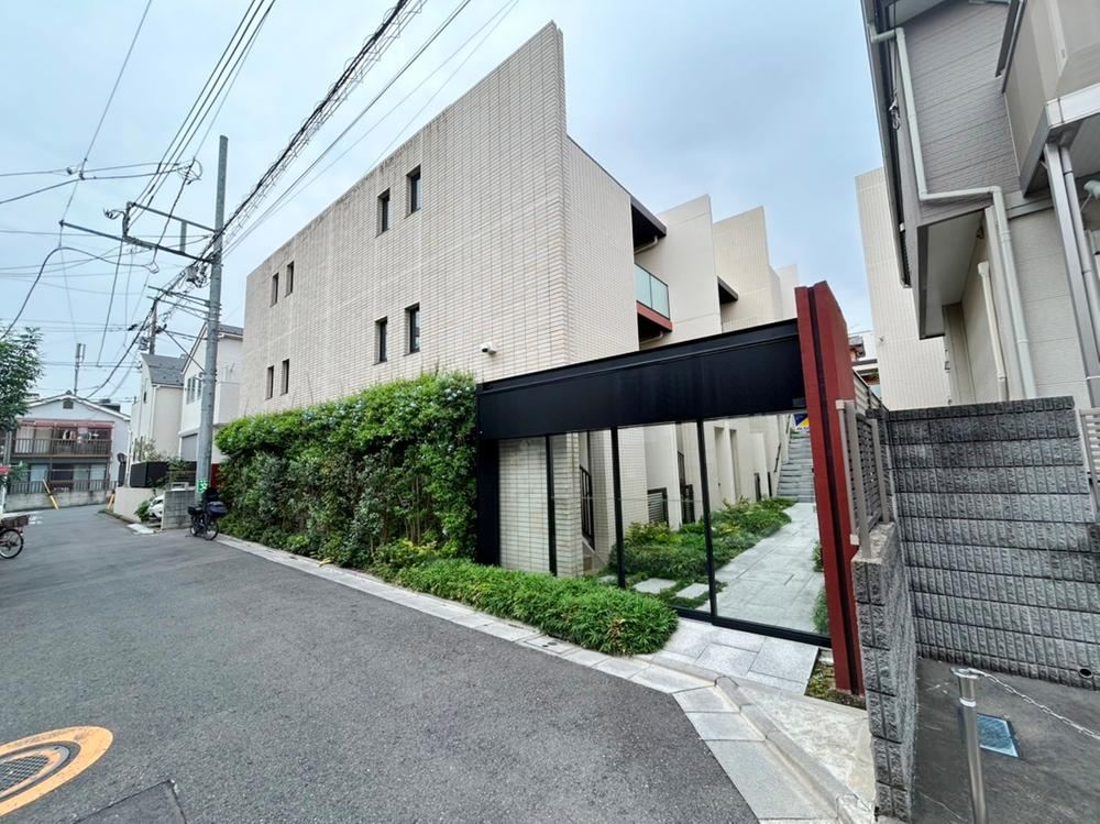 3LDK apartment in Nerima Ward, Tokyo - Photo 1