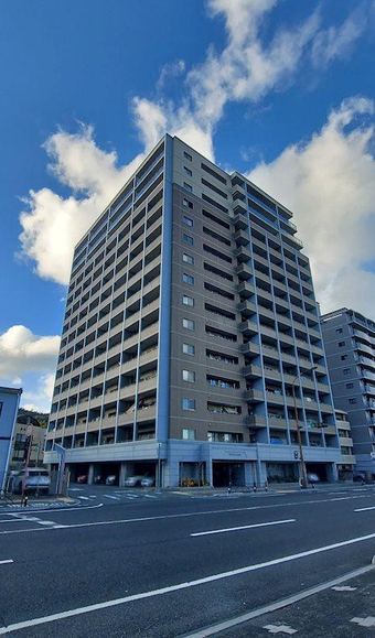 2LDK+S apartment in Iwakuni