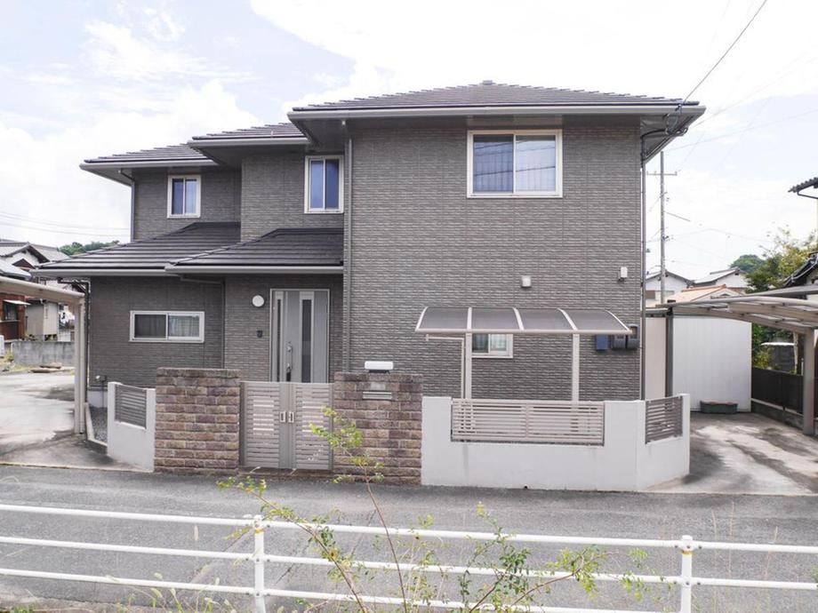 5LDK+S house in Kurashiki, Okayama - Photo 1