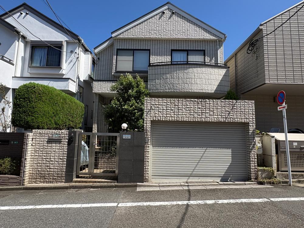 4LDK house in Meguro Ward, Tokyo - Photo 1