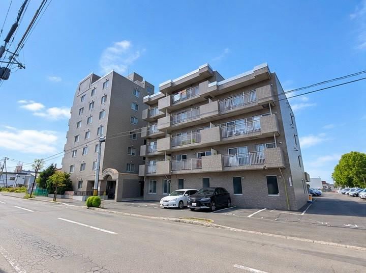 3LDK apartment in Kita Ward, Sapporo, Hokkaido - Photo 1