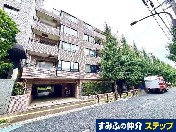 2LDK+S apartment in Shinjuku Ward, Tokyo - Photo 1