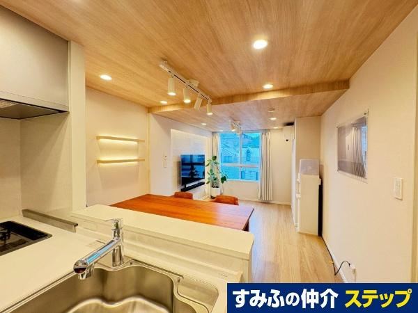 2LDK apartment in Meguro Ward, Tokyo - Photo 1