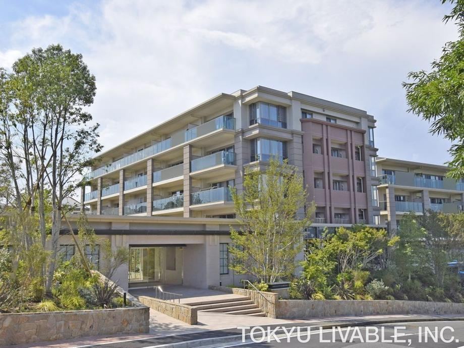 3LDK apartment in Isogo Ward, Yokohama, Kanagawa - Photo 1