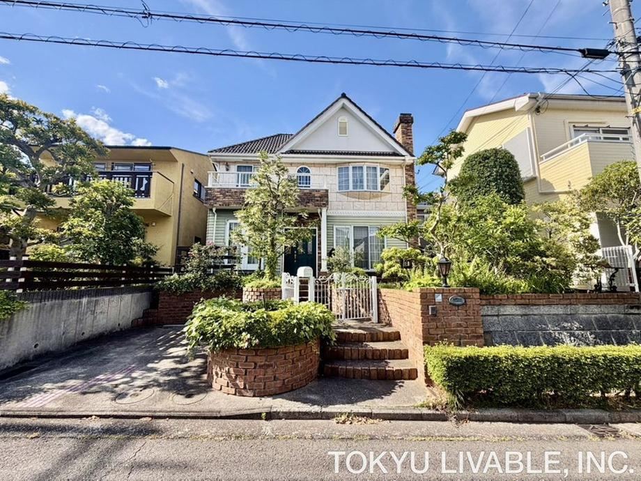 4LDK house in Aoba Ward, Yokohama, Kanagawa - Photo 1
