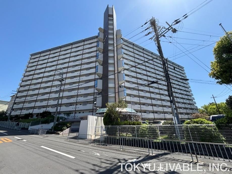 2LDK+S apartment in Suita, Osaka - Photo 1