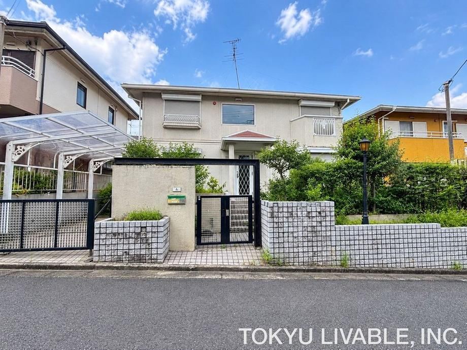 4LDK house in Takatsuki, Osaka - Photo 1