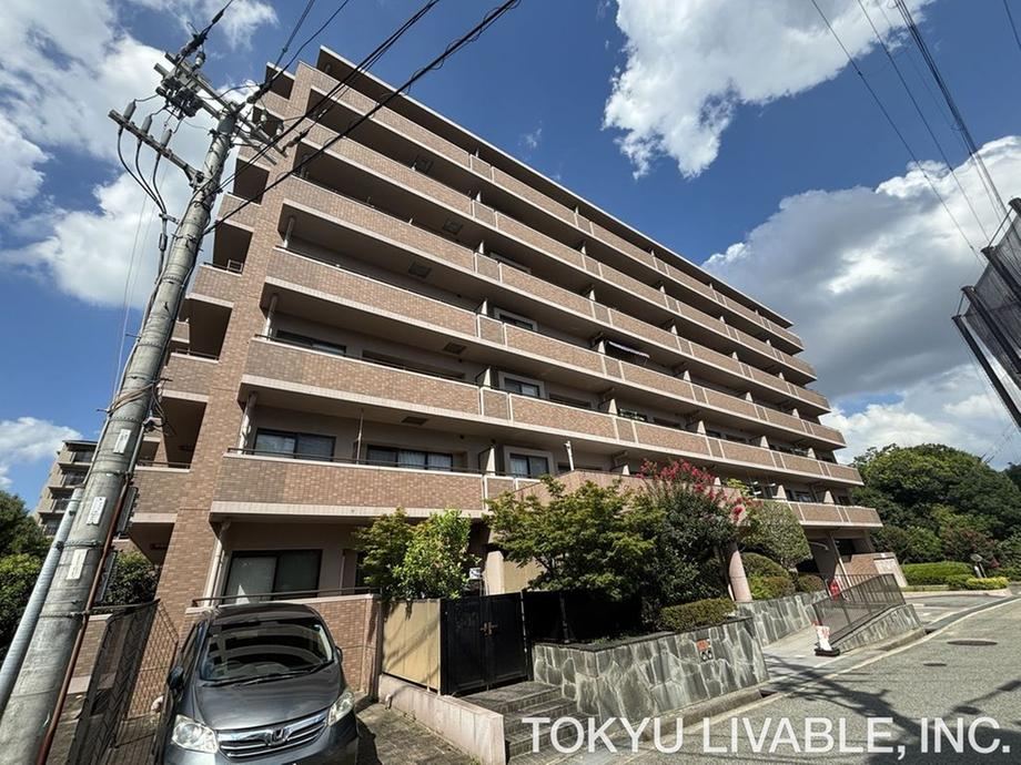 3LDK apartment in Takarazuka, Hyogo - Photo 1