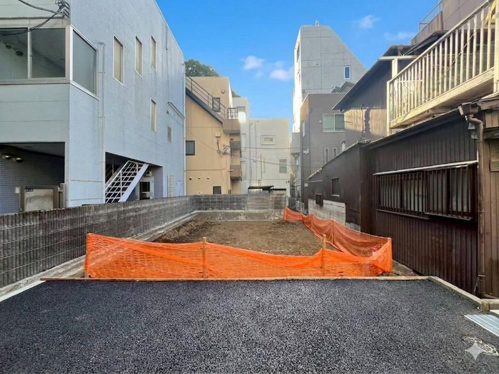 64 m² land in Minato Ward, Tokyo - Photo 1