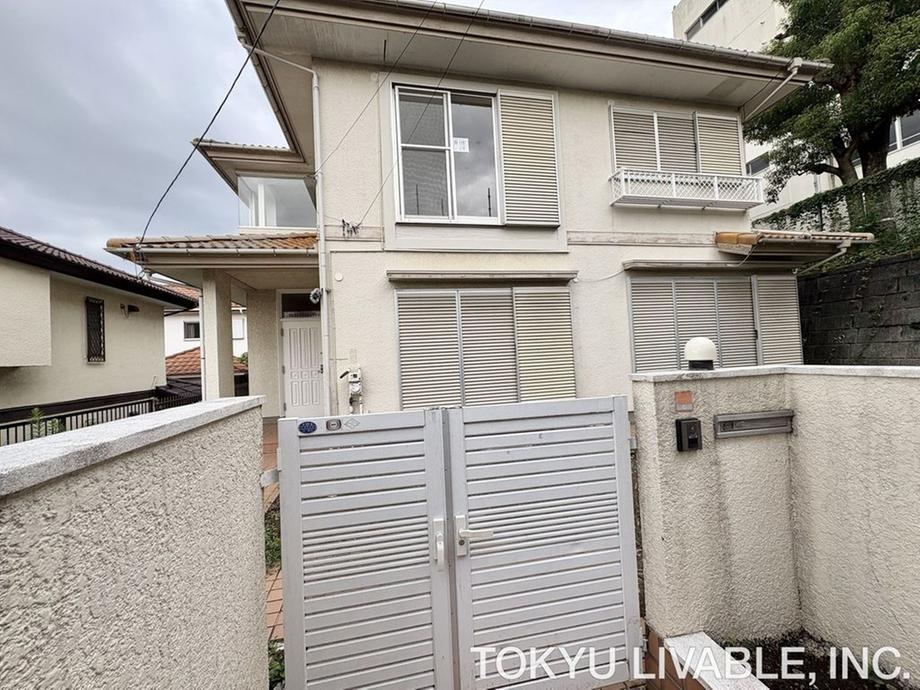 4LDK house in Aoba Ward, Yokohama, Kanagawa - Photo 1