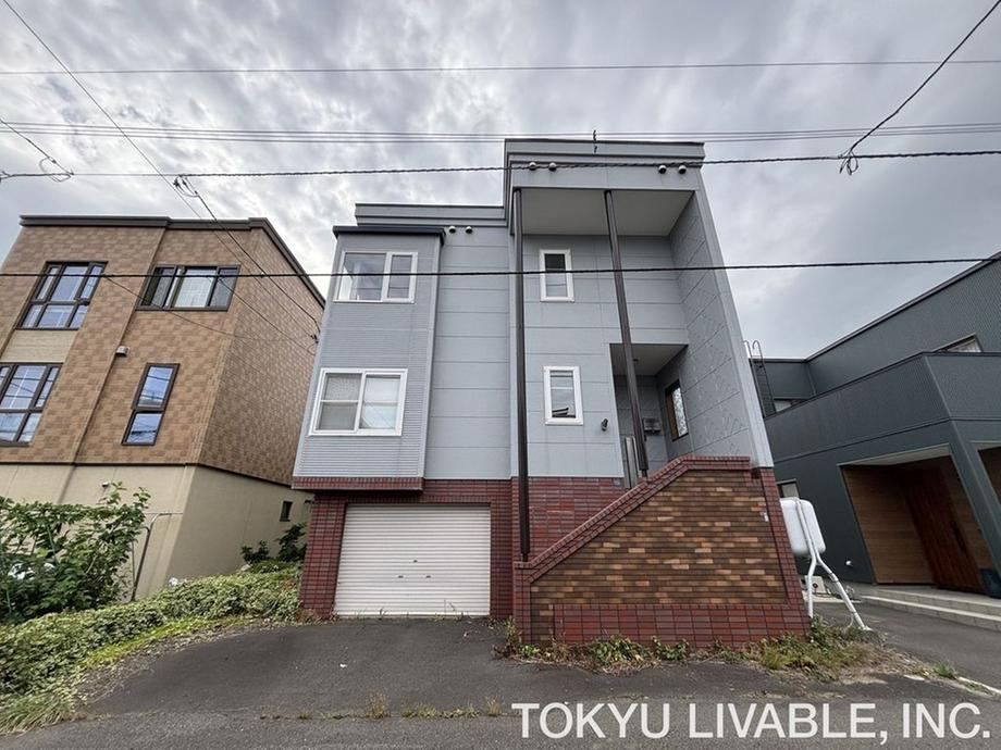 4LDK house in Chuo Ward, Sapporo, Hokkaido - Photo 1