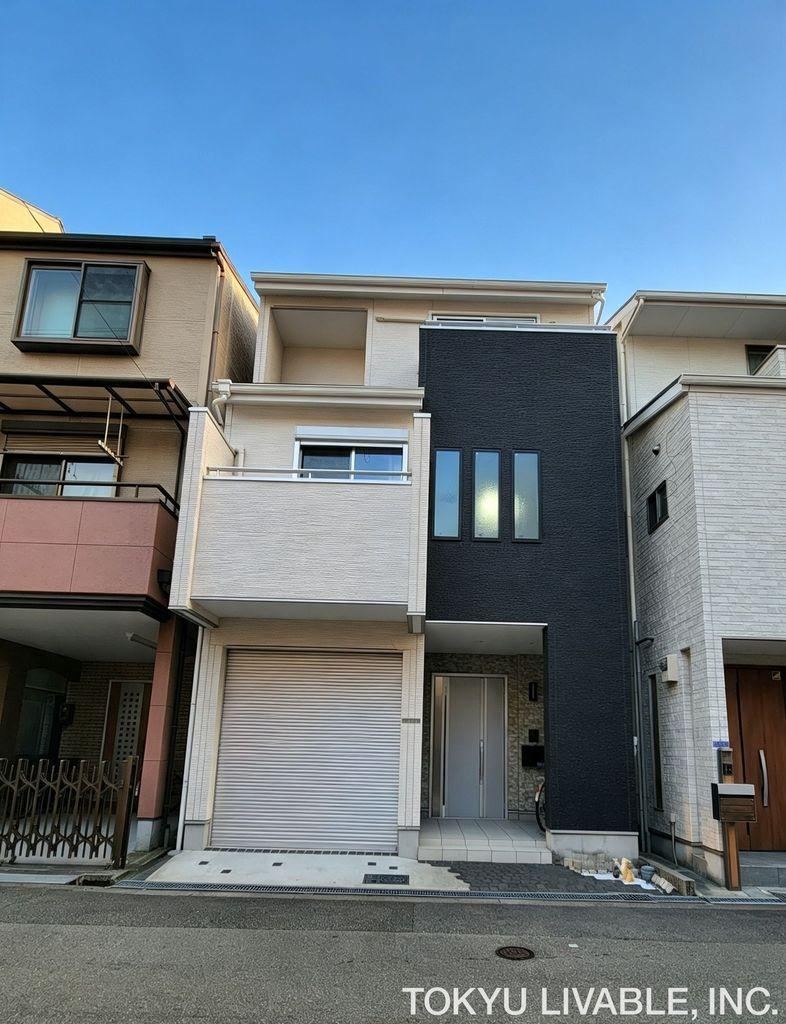 4LDK house in Fukushima Ward, Osaka - Photo 1