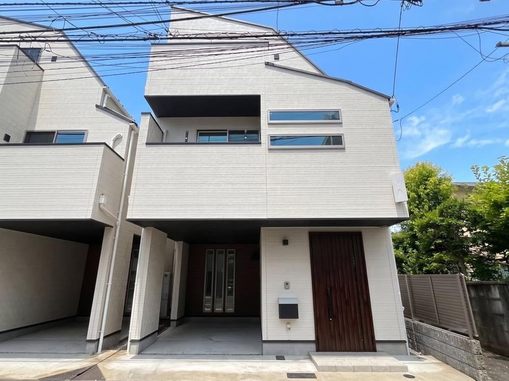3LDK house in Shinjuku Ward, Tokyo - Photo 1