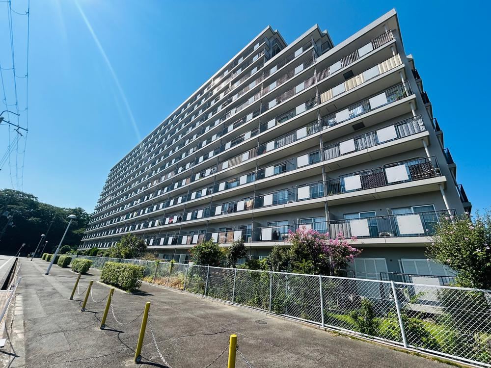 3LDK apartment in Toyonaka, Osaka - Photo 1