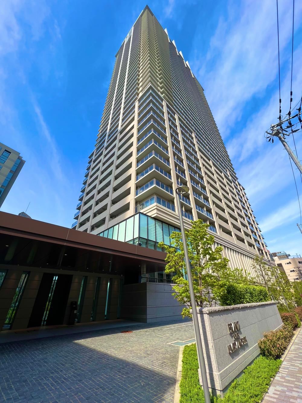 3LDK apartment in Kita Ward, Osaka - Photo 1
