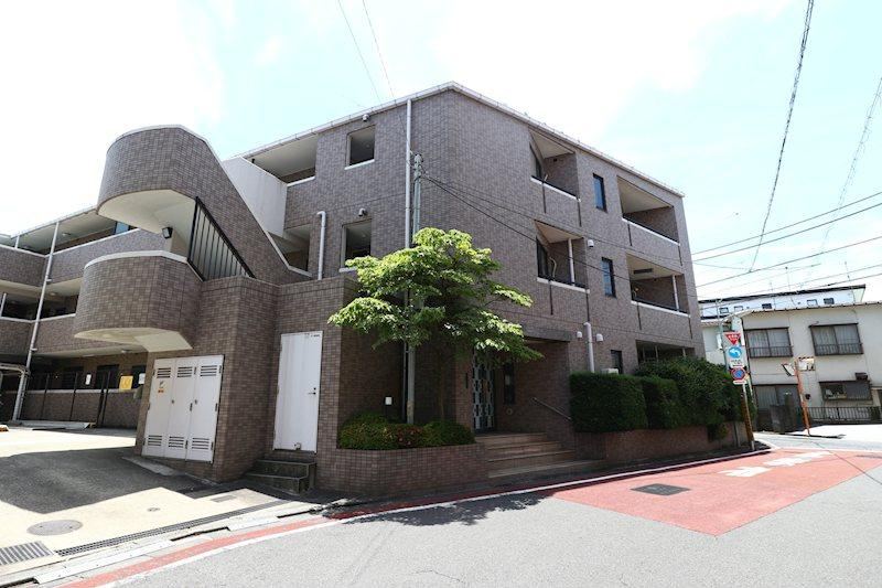 3LDK apartment in Shinagawa Ward, Tokyo - Photo 1