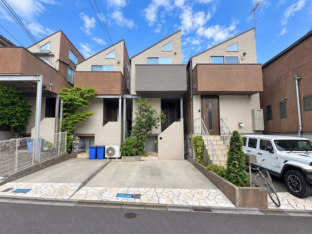 3LDK house in Setagaya Ward, Tokyo - Photo 1