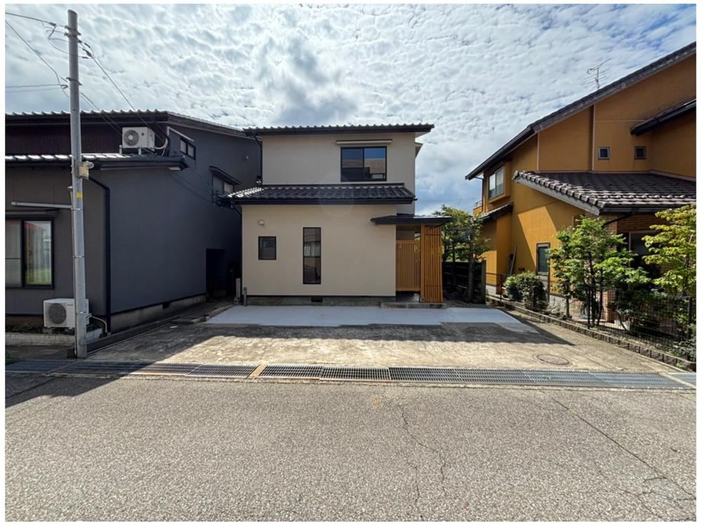 3LDK house in Kanazawa, Ishikawa - Photo 1