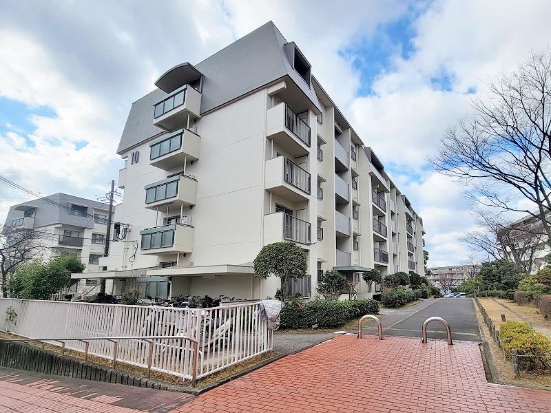 3LDK apartment in Hirakata, Osaka - Photo 1