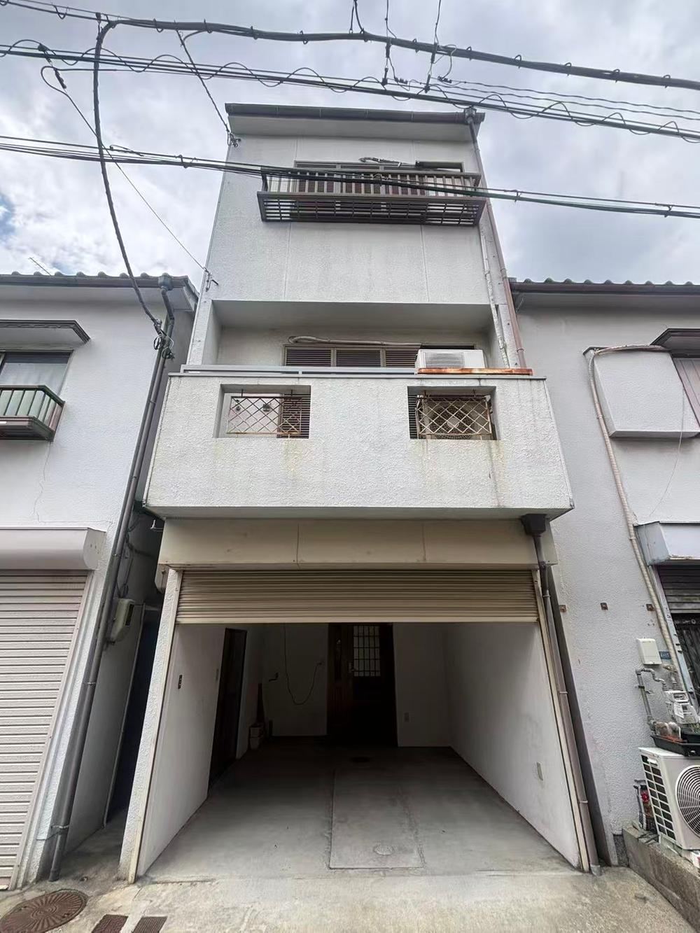 3LDK house in Higashiosaka, Osaka - Photo 1
