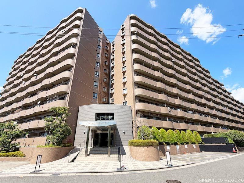 3LDK apartment in Nisshin, Aichi - Photo 1