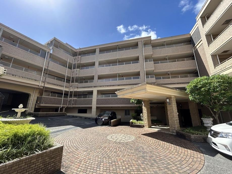 2LDK+S apartment in Aoba Ward, Yokohama, Kanagawa - Photo 1