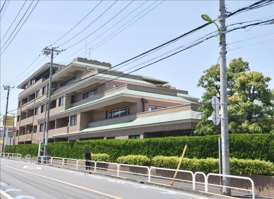 3LDK+S apartment in Setagaya Ward, Tokyo - Photo 1