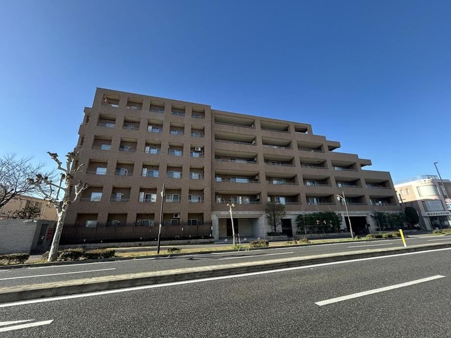 4LDK apartment in Nishinomiya, Hyogo - Photo 1