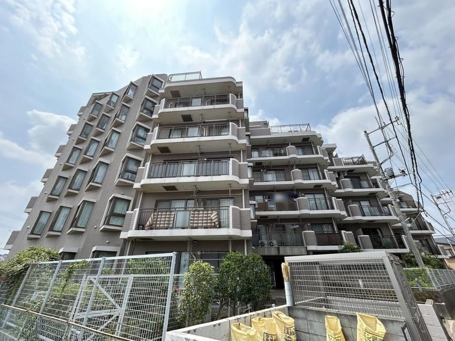 2LDK+S apartment in Funabashi, Chiba - Photo 1