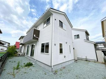 4LDK+S house in Tendo