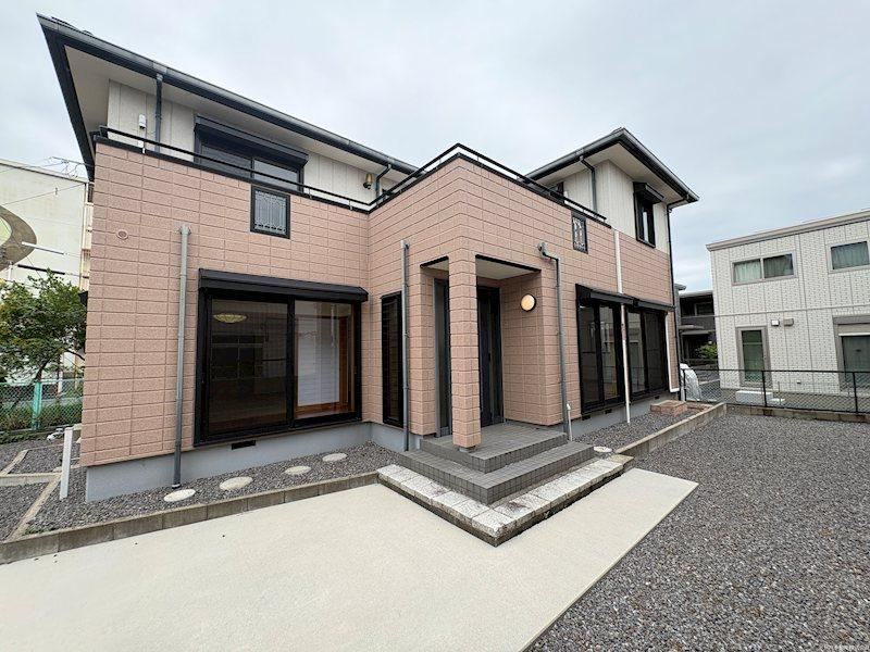 4LDK house in Kusatsu, Shiga - Photo 1