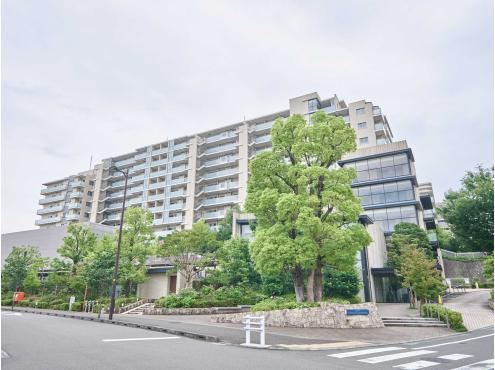 3LDK apartment in Inagi, Tokyo - Photo 1