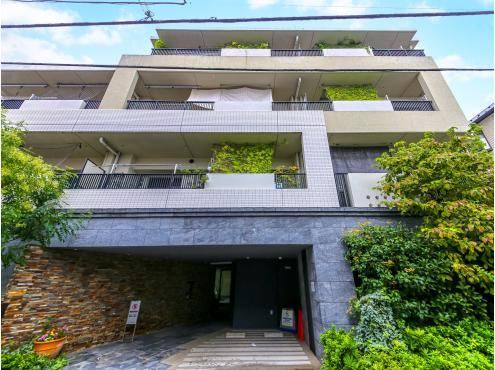 2LDK apartment in Toshima Ward, Tokyo - Photo 1
