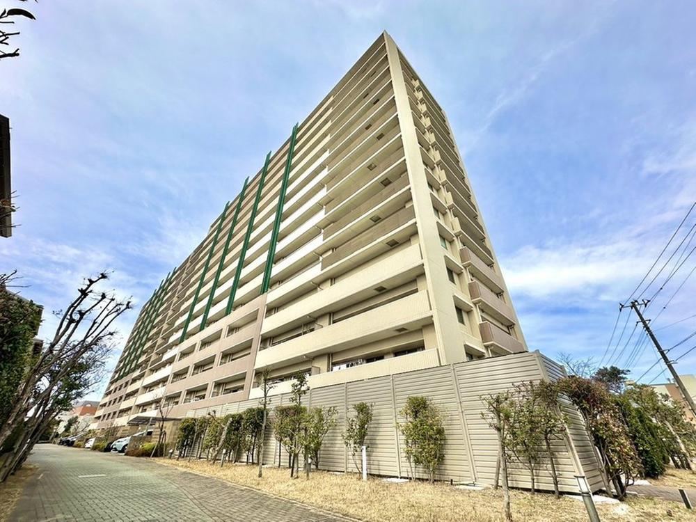 3LDK apartment in Funabashi, Chiba - Photo 1
