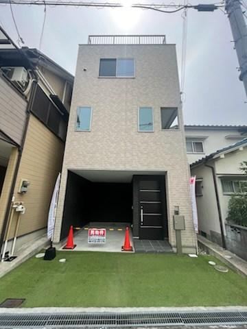 3LDK house in Hirakata, Osaka - Photo 1