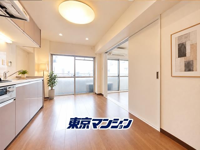 3DK apartment in Meguro Ward, Tokyo - Photo 1