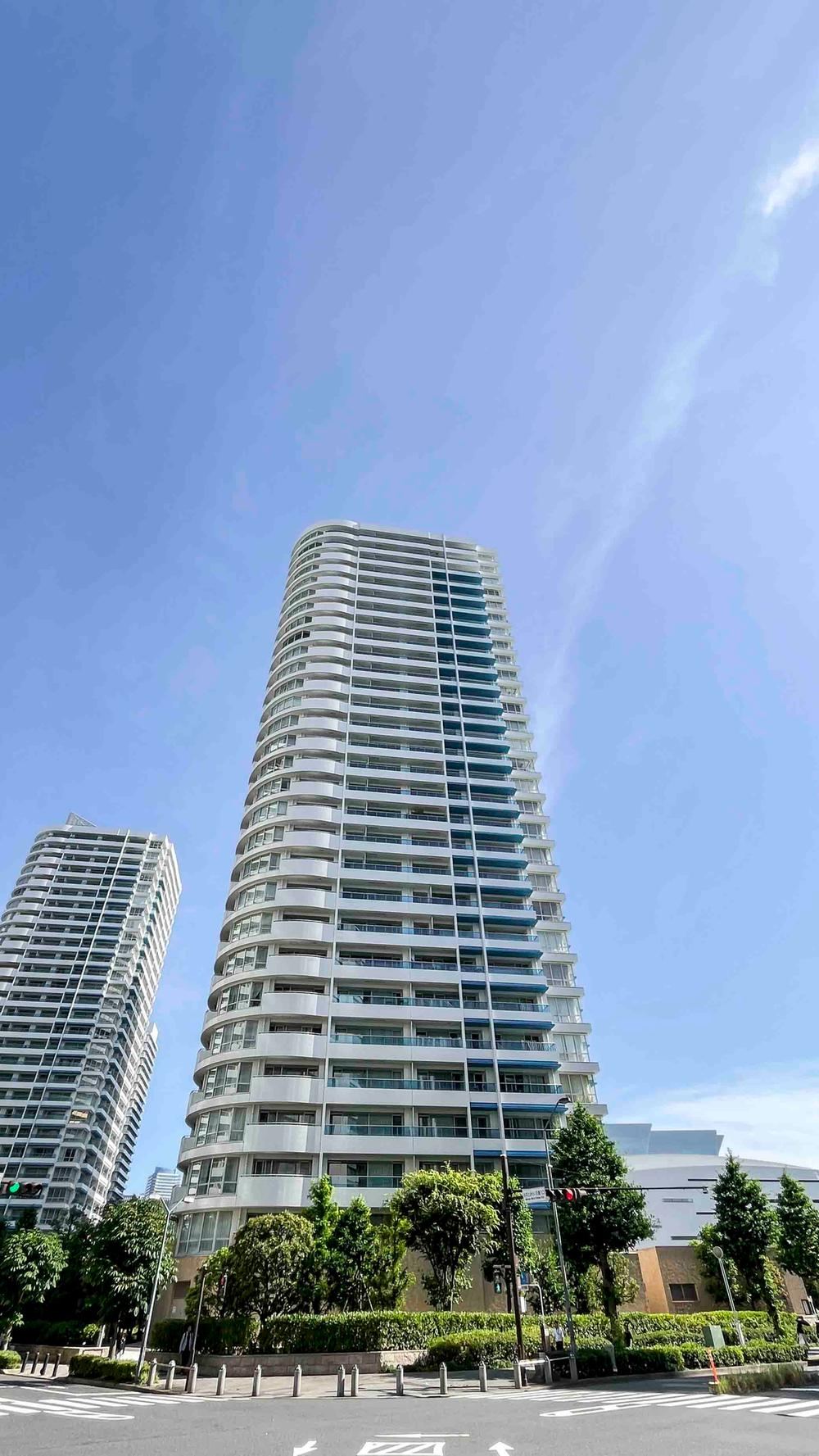 2LDK apartment in Nishi Ward, Yokohama, Kanagawa - Photo 1