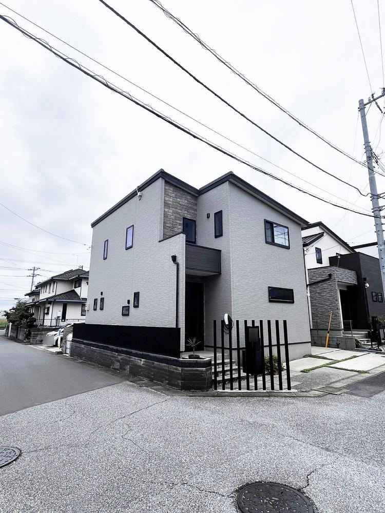 4LDK+S house in Nagareyama, Chiba - Photo 1