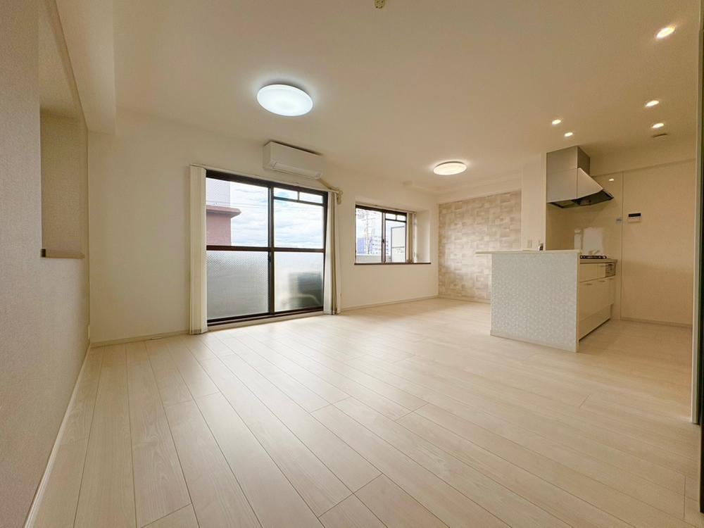 2LDK apartment in Yodogawa Ward, Osaka - Photo 1
