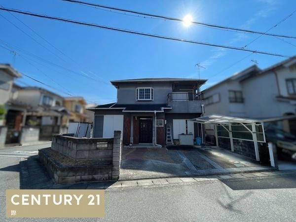 4LDK house in Iwade, Wakayama - Photo 1