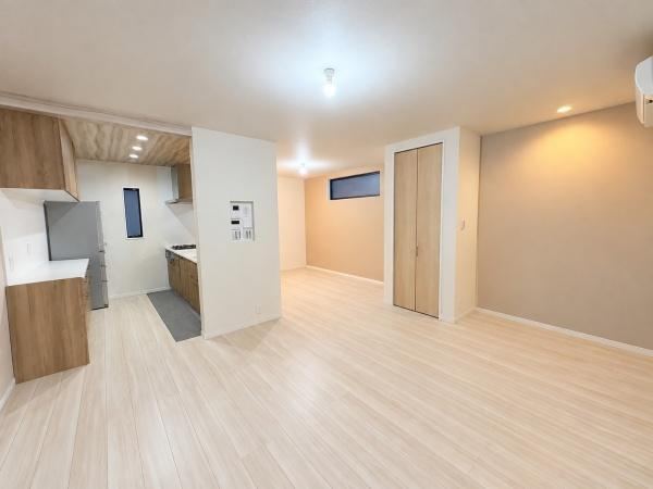 4LDK house in Ino Ward, Osaka - Photo 1