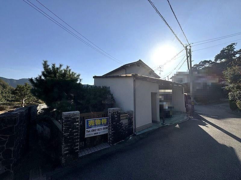 5LDK house in Aki Ward, Hiroshima - Photo 1