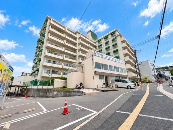 studio apartment in Hirakata, Osaka - Photo 1