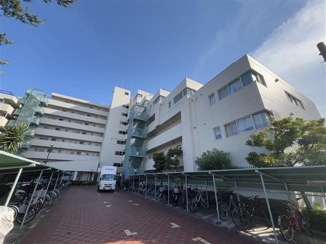 3LDK apartment in Ichikawa, Chiba - Photo 1