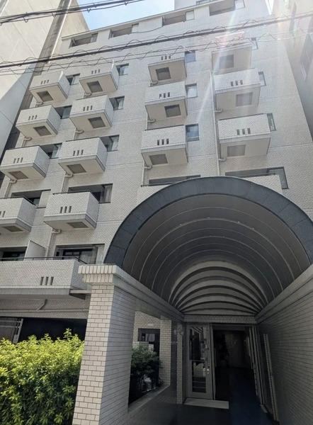 2LDK apartment in Kita Ward, Osaka - Photo 1