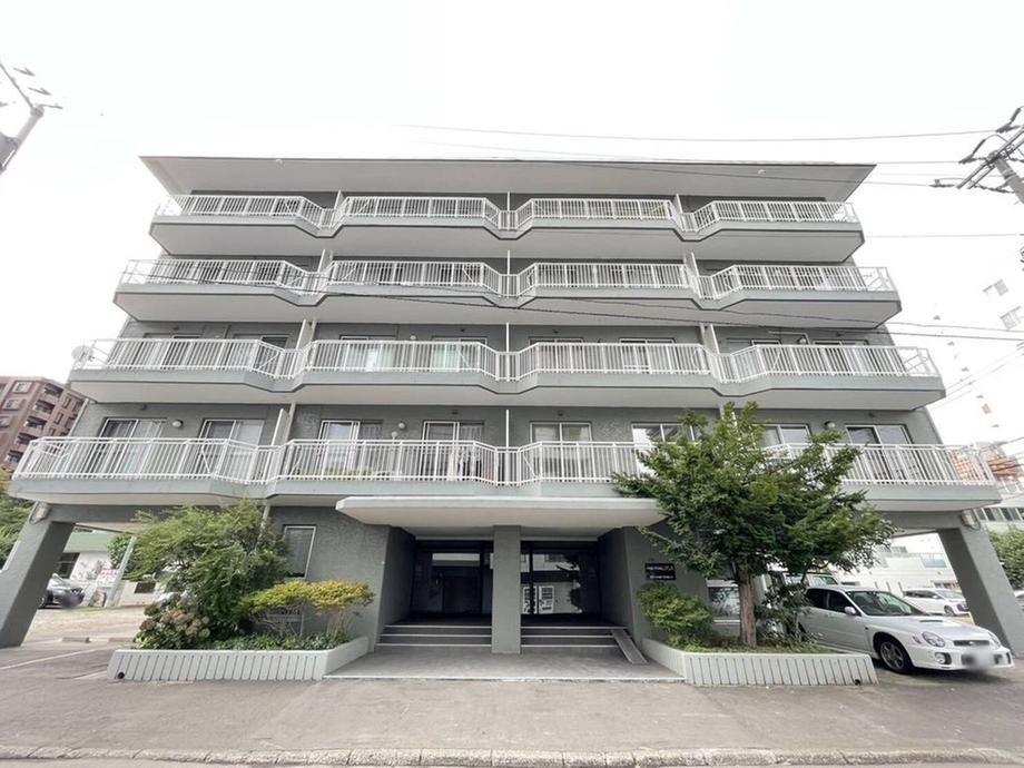 3LDK+S apartment in Chuo Ward, Sapporo, Hokkaido - Photo 1