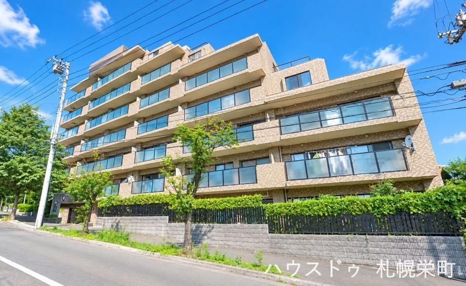 4LDK apartment in Chuo Ward, Sapporo, Hokkaido - Photo 1